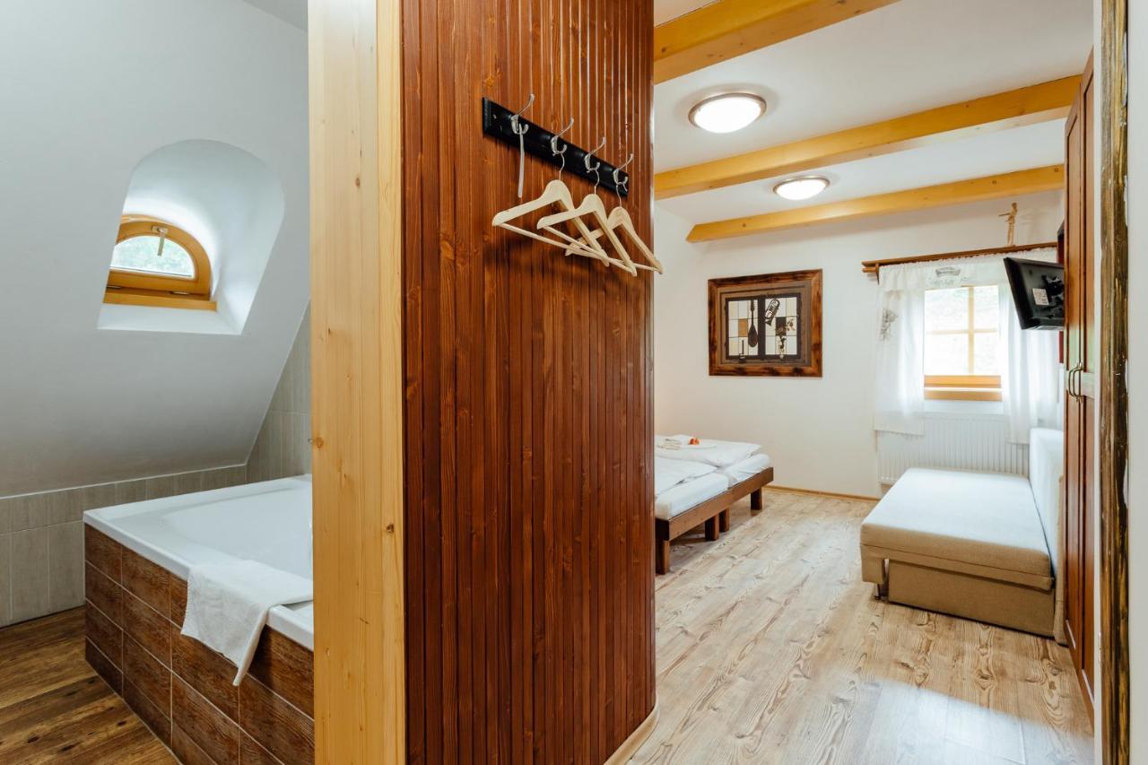 Wellness Rezort Janosikov Dvor Zázrivá Exterior foto